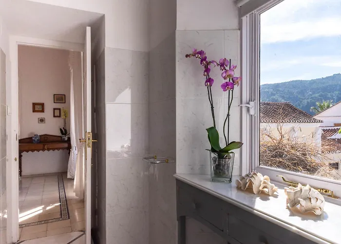 Bed and Breakfast Palacete De Cazulas