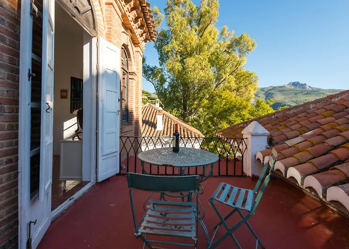 Bed and Breakfast Palacete De Cazulas *