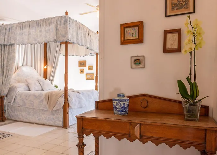 Bed and Breakfast Palacete De Cazulas