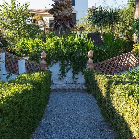 Palacete De Cazulas Bed & Breakfast *