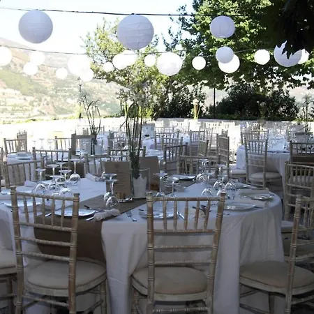 Palacete De Cazulas Bed and breakfast Granada